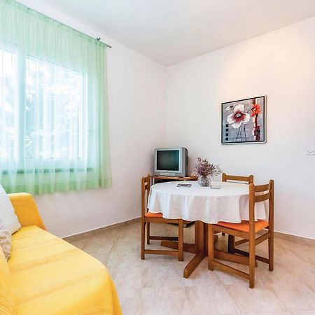 1 Bedroom Awesome Apartment In Supetarska Draga Exteriér fotografie