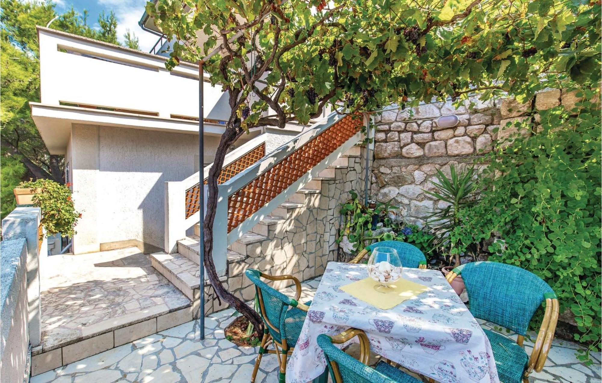 1 Bedroom Awesome Apartment In Supetarska Draga Exteriér fotografie